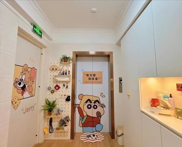 重庆一女姑娘的家火了，将楼道改成玄关，被无数邻居效仿；晒晒 - 家居知识